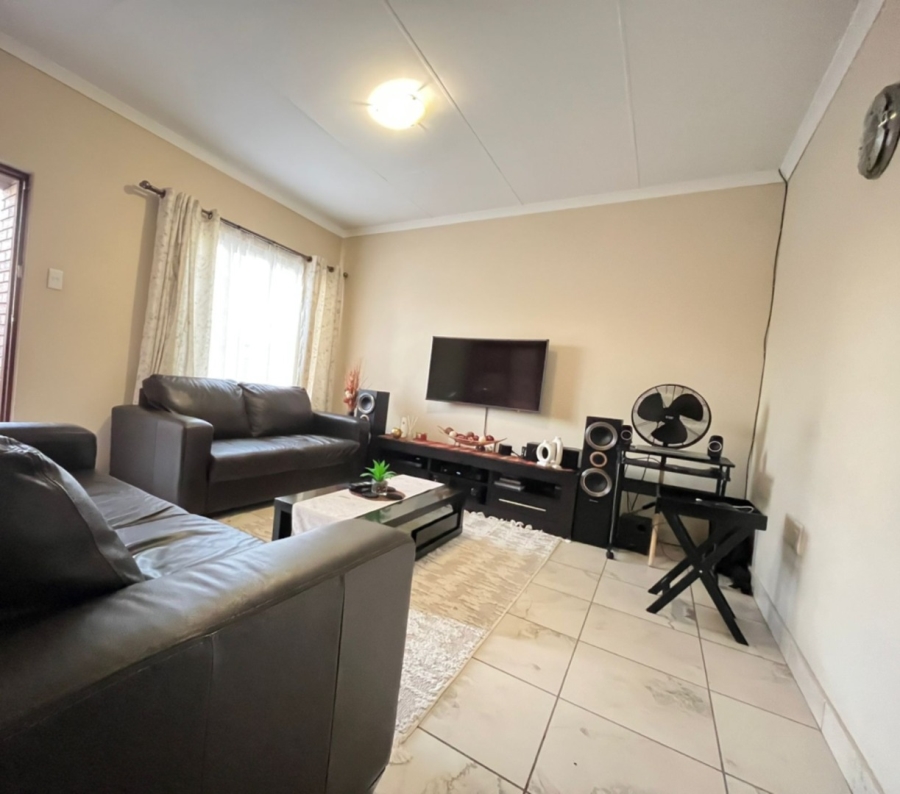 3 Bedroom Property for Sale in Waterkloof East North West